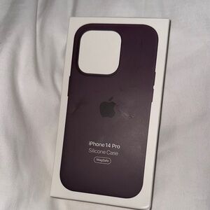 Apple Purple iPhone 14 Pro MagSafe Case